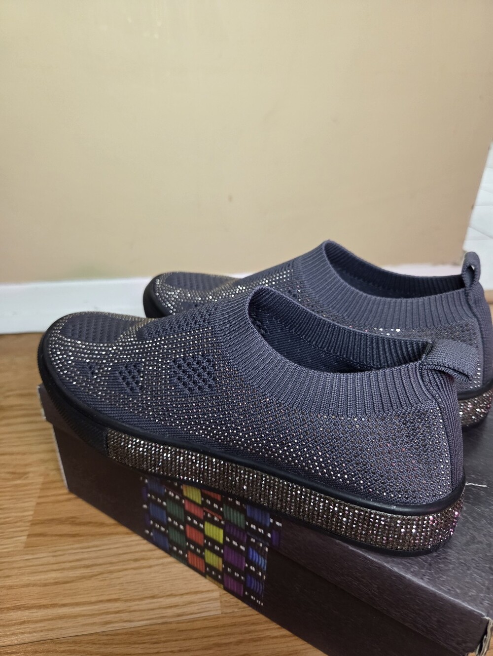 Bernie Mev Glamour Rhinestone Embellished Slip-On Sneakers Grey Sz 39 ( 8.5 - 9) - Picture 6 of 10